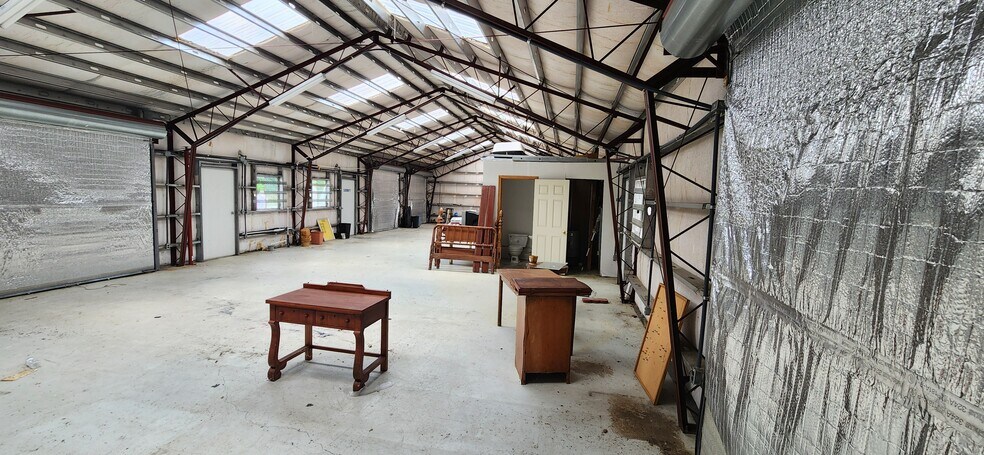 More Photos Of 208 Second st, Bristol Warehouse For Sale
