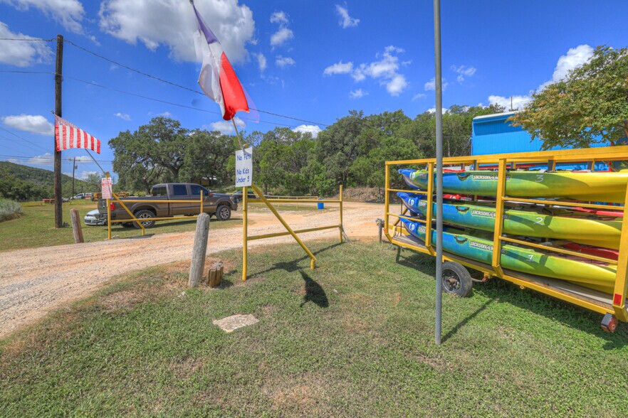 More Photos Of 2001 Ponderosa Dr, New Braunfels Specialty For Sale