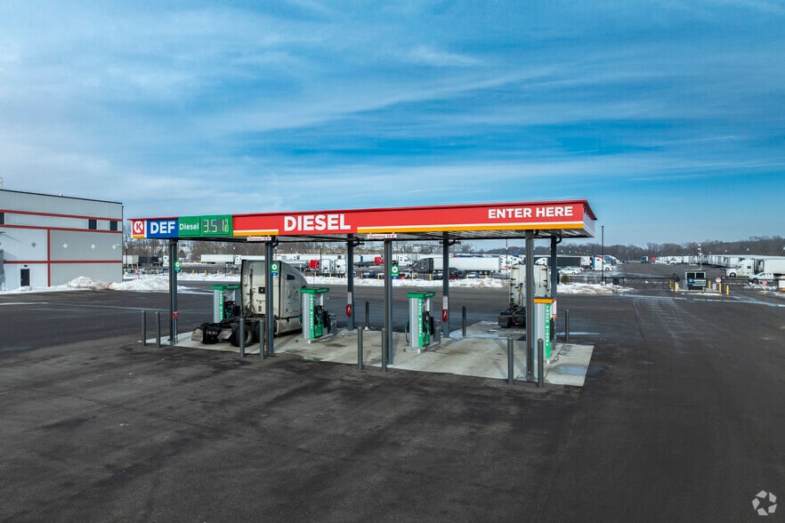 More Photos Of 70 Airport Rd, Elgin General Retail For Sale