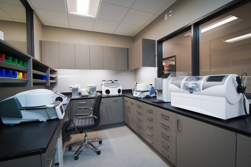 More Photos Of 3717 Township Ln, Missouri City Medical For Sale