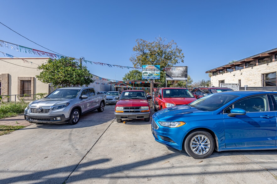 Primary Photo Of 2608 San Bernardo Ave, Laredo Office For Sale