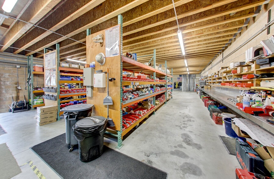 More Photos Of 17303 Roseton Ave, Artesia Warehouse For Lease