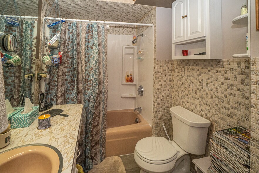 More Photos Of 314 Chippewa St, Ontonagon Hotel For Sale