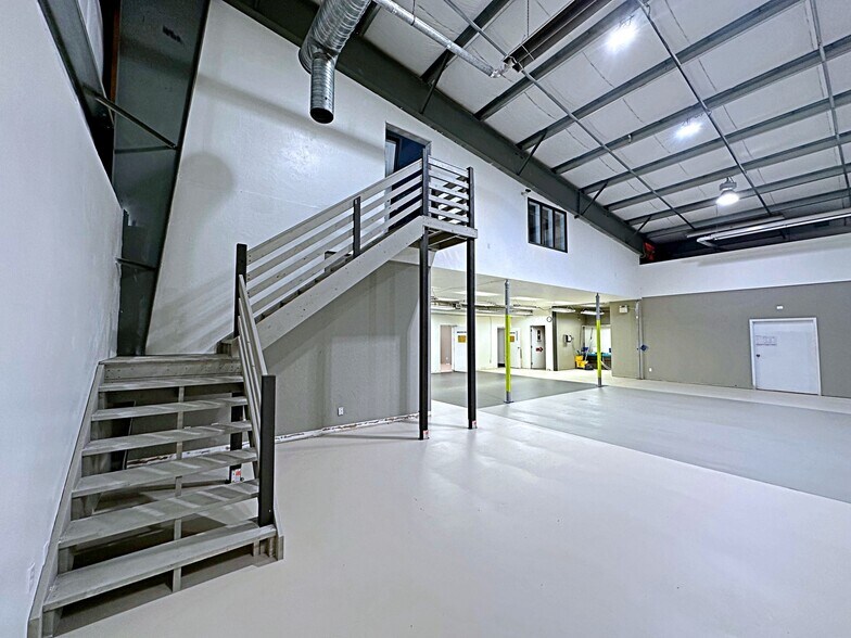 More Photos Of 195 Mackay Cres, Fort McMurray Warehouse For Sale