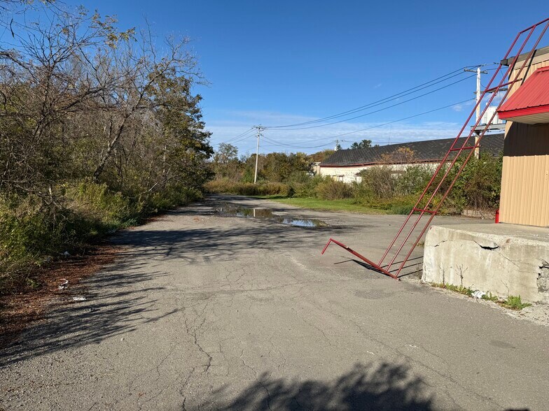 More Photos Of 110 W South St, Groton Freestanding For Sale