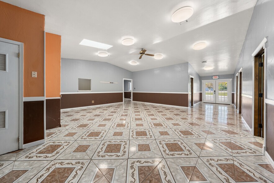 More Photos Of 3715 Bellmead Dr, Bellmead Office For Sale