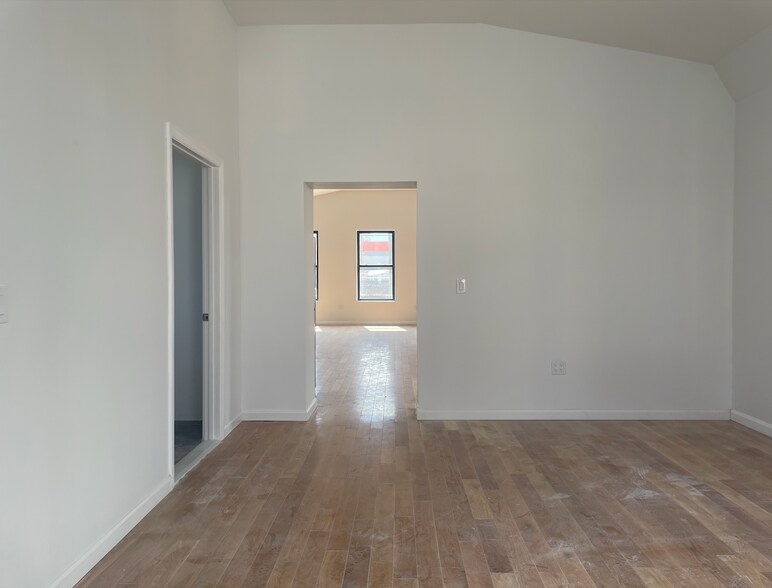 More Photos Of 789 E 144th St, Bronx Industrial For Lease