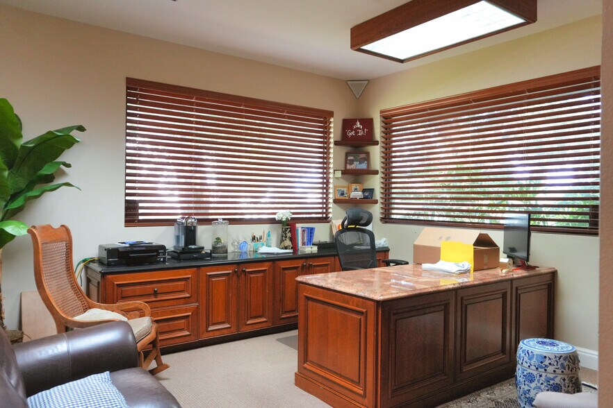 More Photos Of 1725 Barber Rd, Sarasota Office For Sale