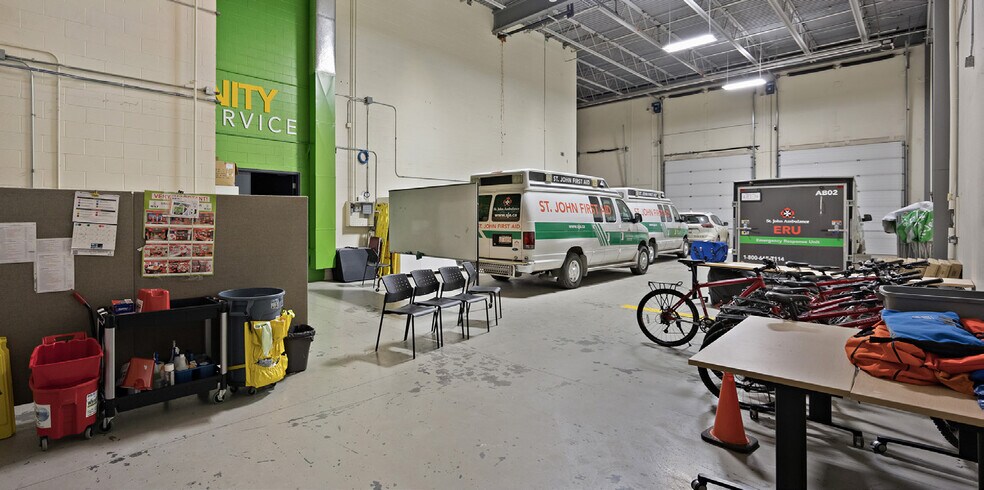 More Photos Of 7236 10th St NE, Calgary Flex For Sale