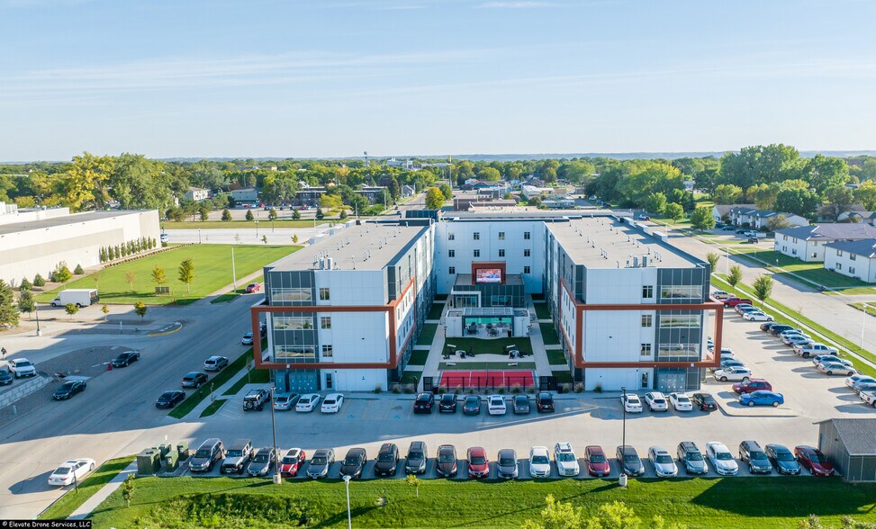 More Photos Of 1000 N Dakota St, Vermillion Apartments For Sale