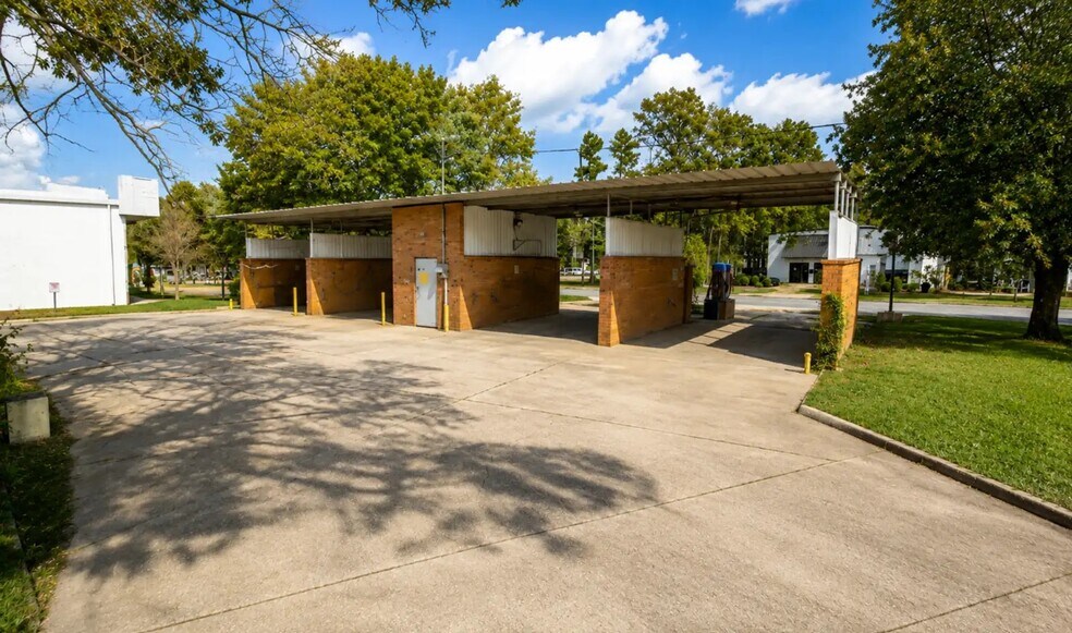More Photos Of 4019 Lasalle St, Mandeville Storefront Retail Office For Sale