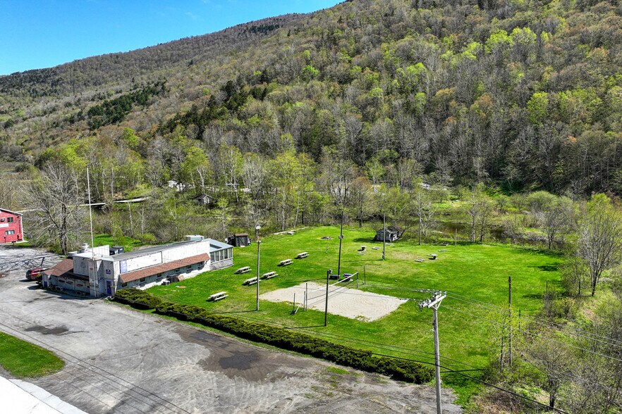 Primary Photo Of 5501 Route 4, Killington Restaurant For Sale