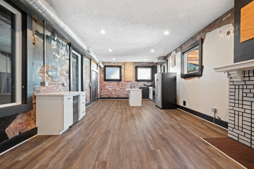 More Photos Of 200-208 E Eighth Ave, Munhall Freestanding For Sale