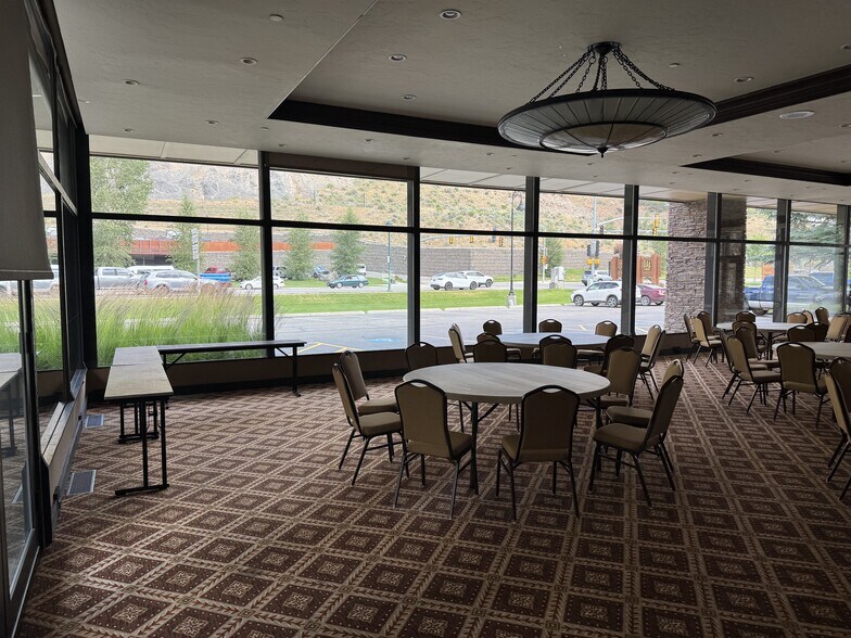 More Photos Of 920 W Broadway, Jackson Freestanding For Lease