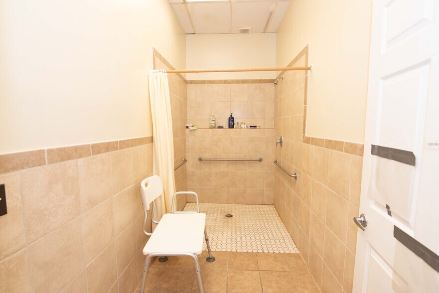 More Photos Of 416 Eastern Blvd, Essex Lodge Meeting Hall For Sale