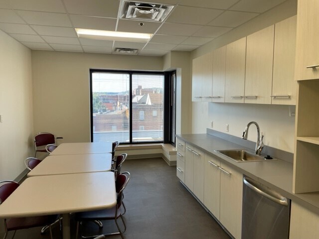 More Photos Of 496 High St, Morgantown General Retail For Sale