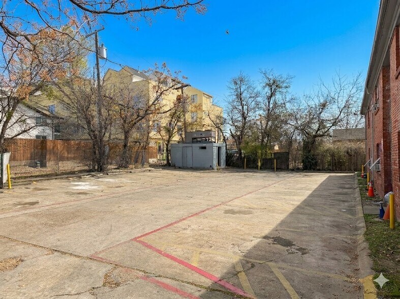 More Photos Of 708 N Marsalis Ave, Dallas Apartments For Sale