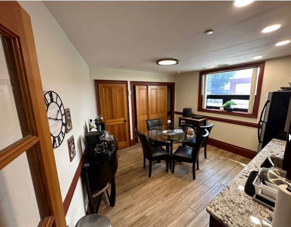 More Photos Of 95 Toledo St, Farmingdale Flex For Lease