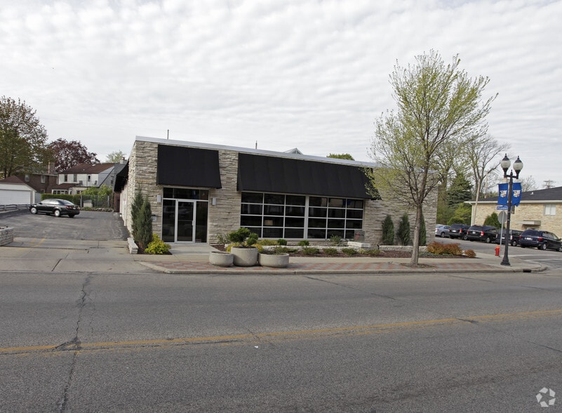 More Photos Of 6027 W Vliet St, Milwaukee Storefront Retail Office For Sale