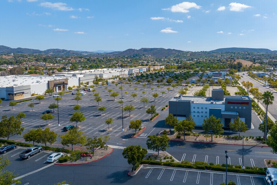 More Photos Of 1730 University Dr, Vista Bank For Sale