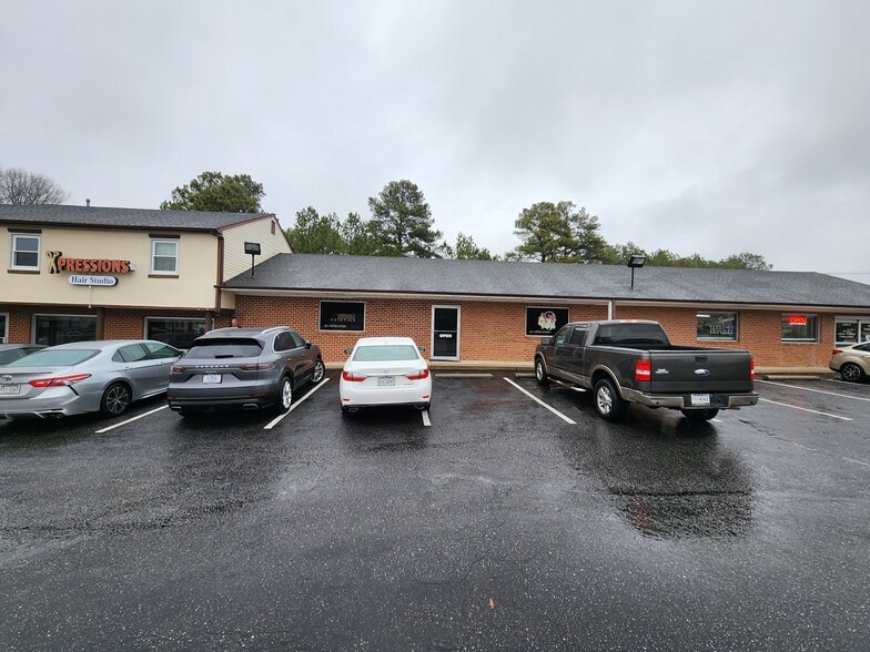 More Photos Of 2439 County Dr, Petersburg General Retail For Lease