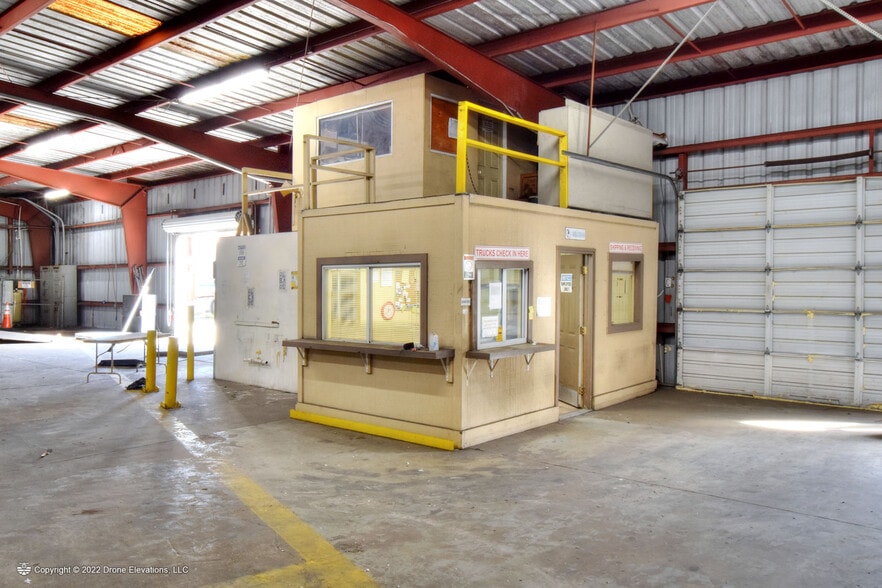 More Photos Of 707 W Lake Dr, Wimauma Industrial For Sale