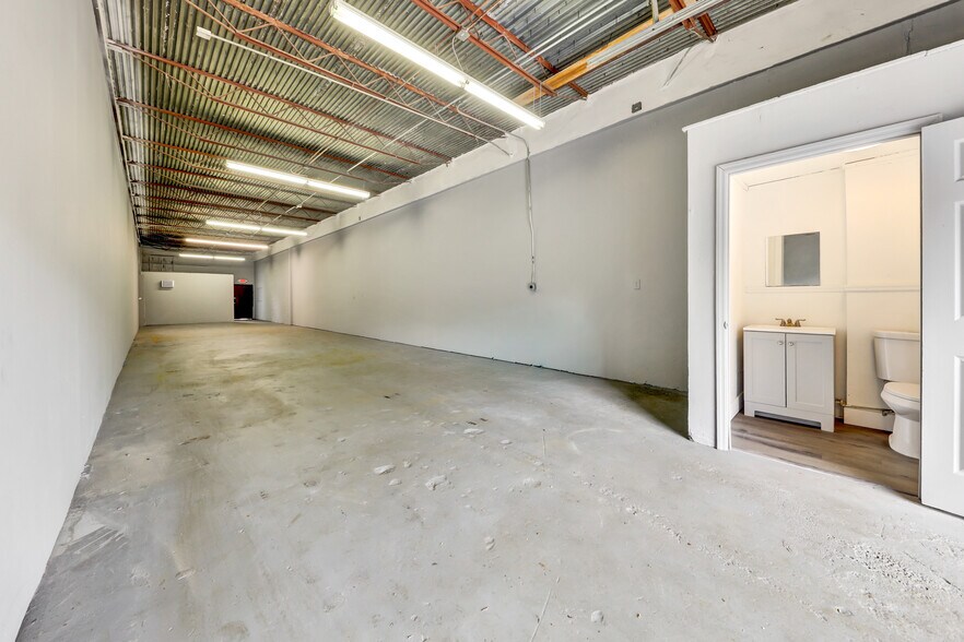 More Photos Of 1840-1862 NW 29th St, Oakland Park Warehouse For Lease