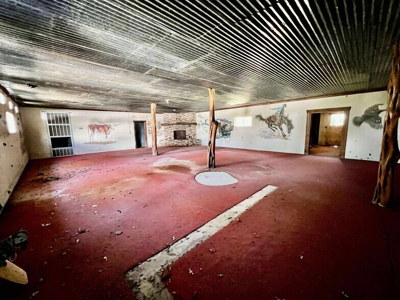 More Photos Of 17662 US 87 Hwy, Fredericksburg Flex For Sale