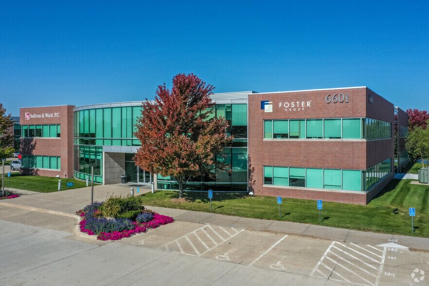 More Photos Of 6601 Westown Pky, West Des Moines Medical For Lease