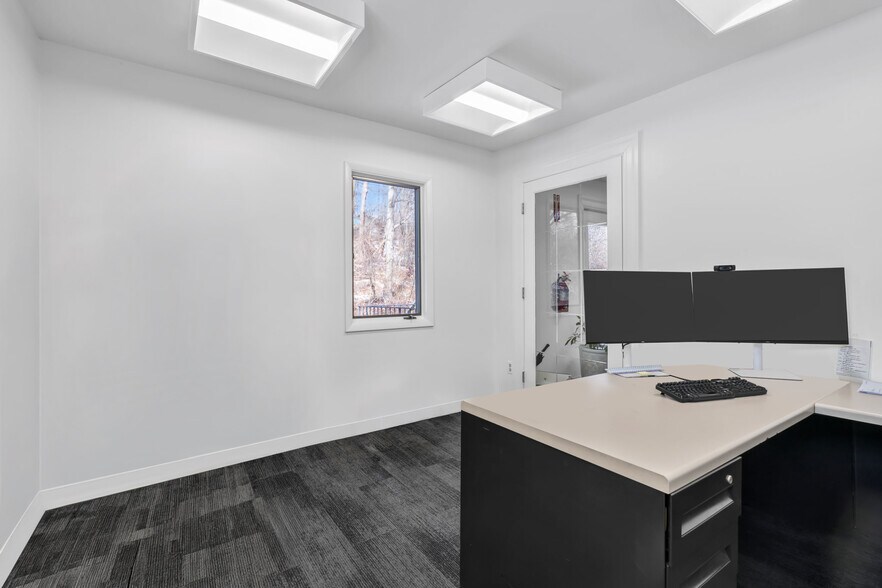 More Photos Of 140 W Main St, Clinton Township Office For Sale
