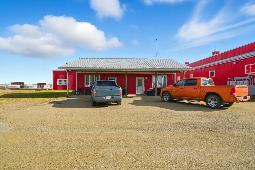 More Photos Of 58117 Range 211 Rd, Redwater Specialty For Sale