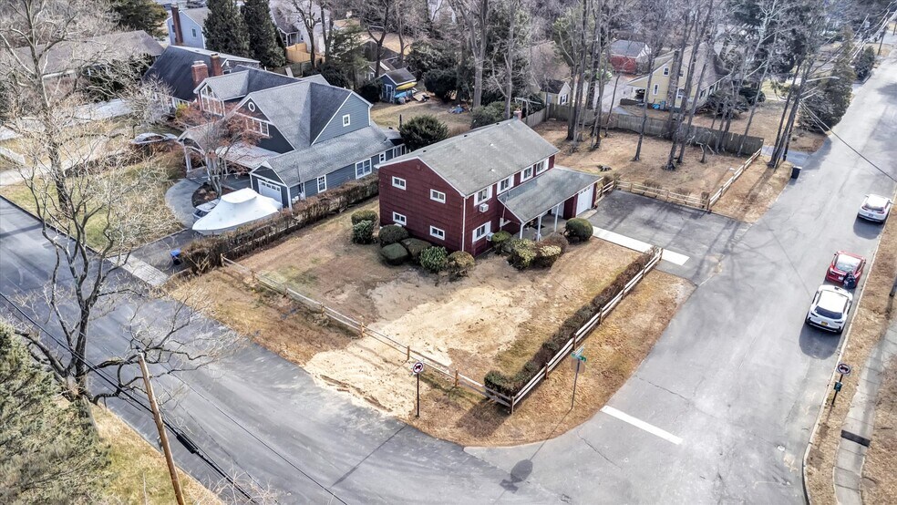 More Photos Of 17 Jefferson Ave, Northport Multifamily For Sale