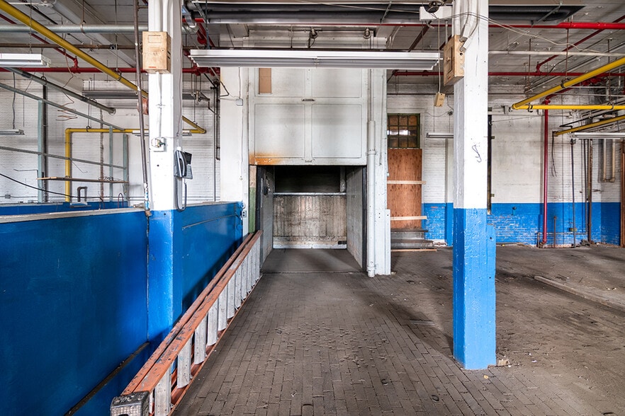 More Photos Of 248 Pine St, Pawtucket Warehouse For Sale