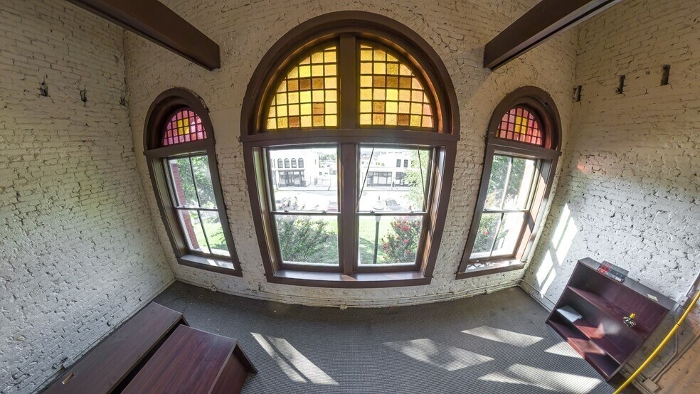 More Photos Of 8-12 Emory, Knoxville Office For Sale