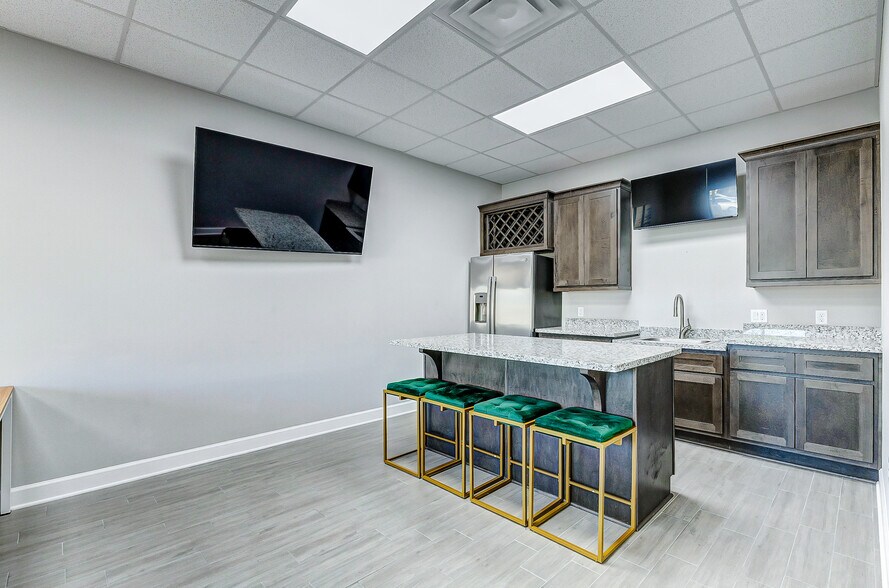 More Photos Of 26717 Westheimer Pky, Katy Medical For Sale