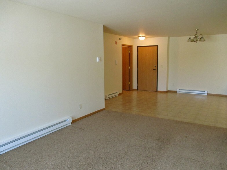 More Photos Of 5180 Lincoln Rd, Lincoln Apartments For Sale