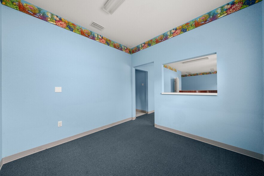 More Photos Of 401 W Interlake Blvd, Lake Placid Office For Sale