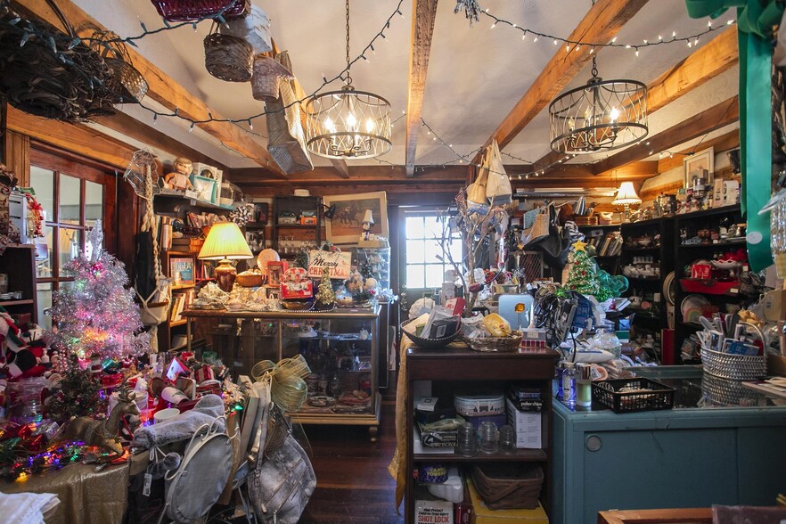 More Photos Of 1119 S Main St, Columbia Flex For Sale