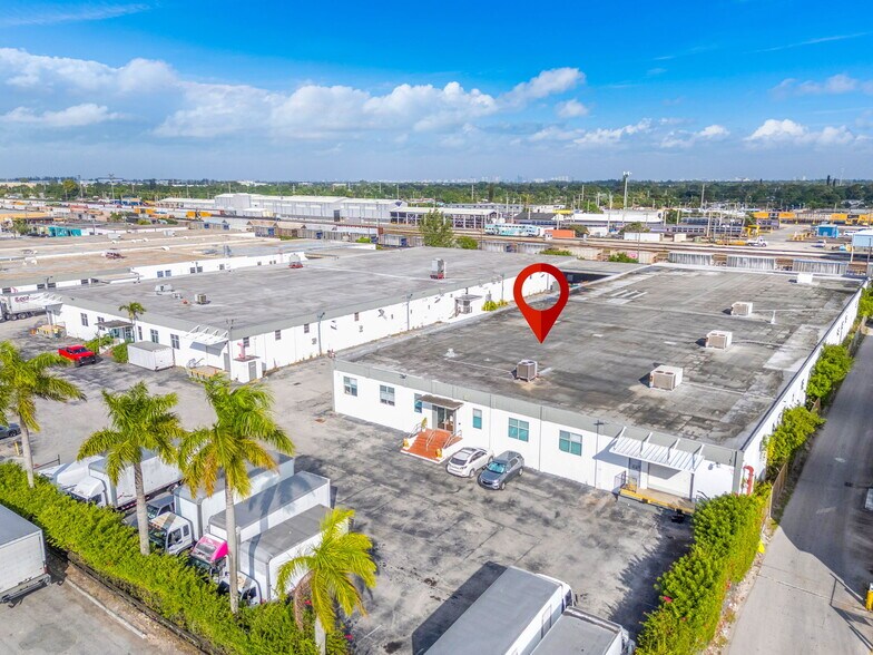 Primary Photo Of 3925 E 10th Ct, Hialeah Warehouse For Lease