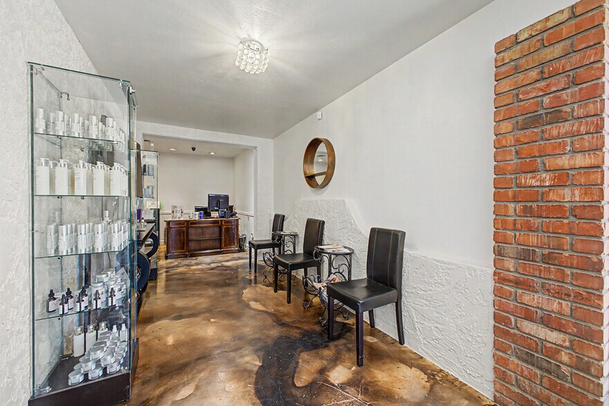 More Photos Of 7506 E Monterey Way, Scottsdale Office For Sale