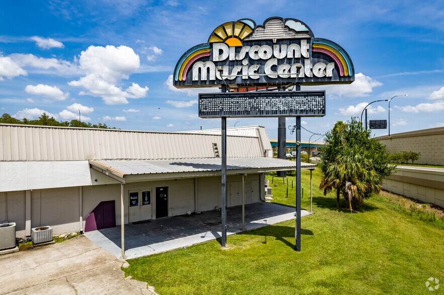 More Photos Of 3301-3313 Gardenia Ave, Orlando Freestanding For Sale