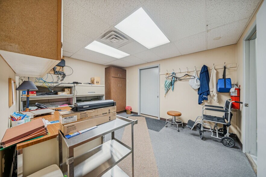 More Photos Of 985 Penn St, Brackenridge Medical For Sale