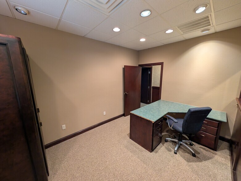 More Photos Of 6016-6020 NW 120th Ct, Oklahoma City Coworking Space