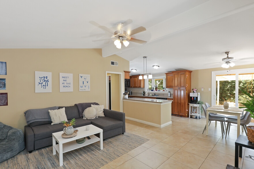 More Photos Of 1139 W Sycamore Ave, Orange Multifamily For Sale