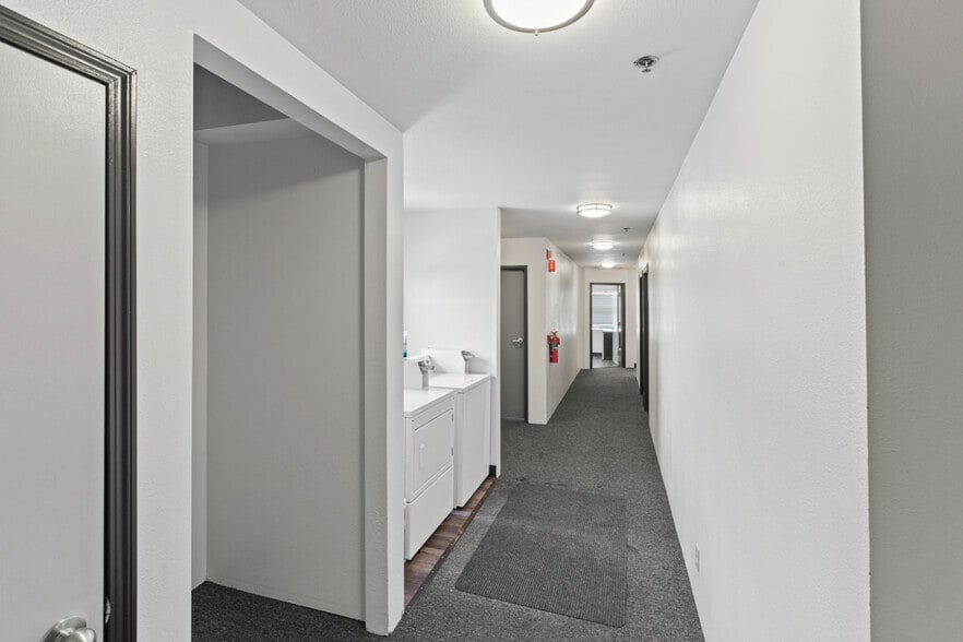 More Photos Of 615 SW Evergreen Ave, Redmond Multifamily For Sale