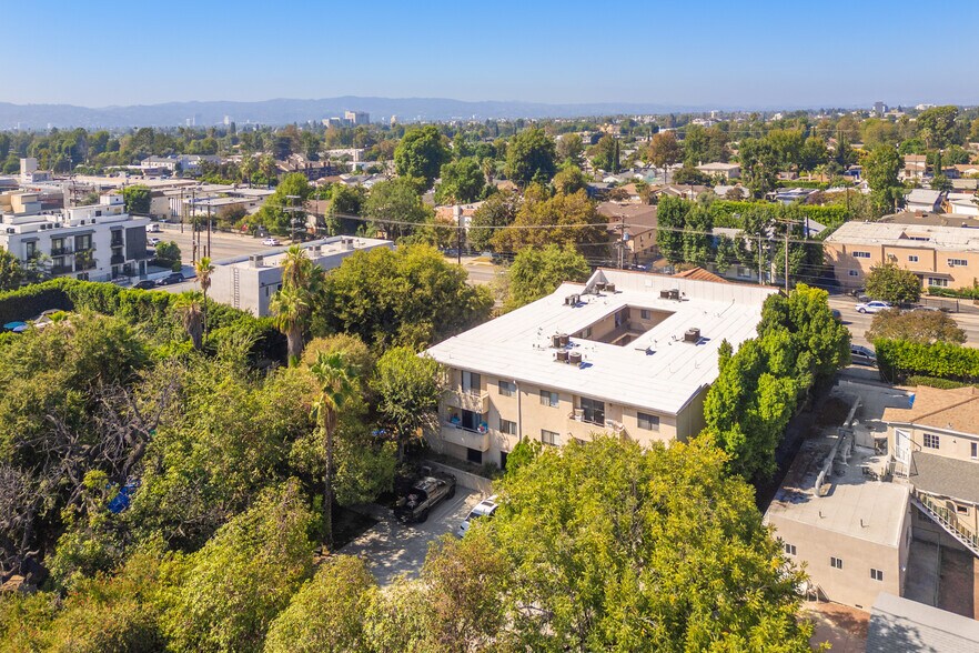 More Photos Of 6924 Woodman Ave, Van Nuys Apartments For Sale