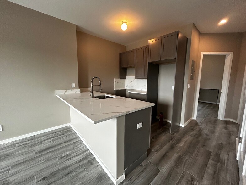 More Photos Of 1230 Bay St, Staten Island General Retail For Sale