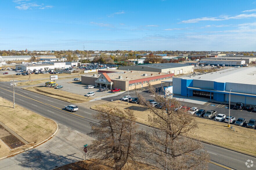 More Photos Of 330 N Macarthur Blvd, Oklahoma City Warehouse For Lease