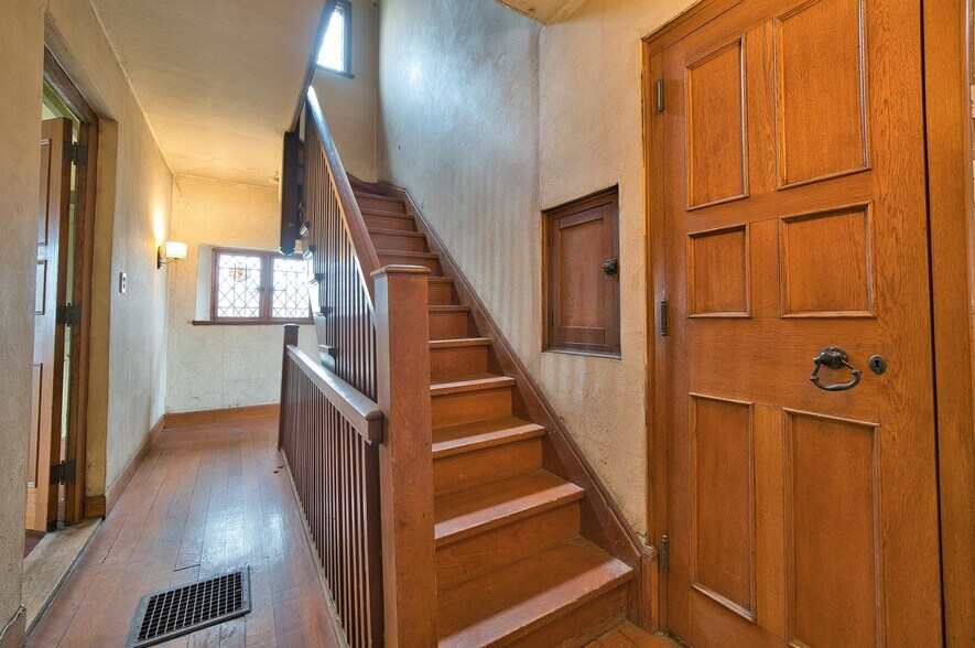 More Photos Of 1989 W Grand Blvd, Detroit Office Residential For Sale