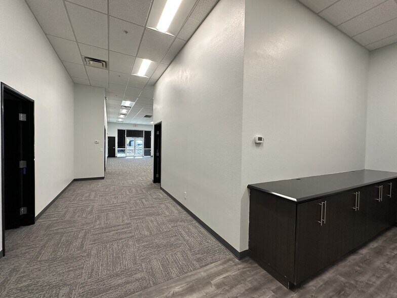 More Photos Of 5435 Procyon St, Las Vegas Distribution For Lease